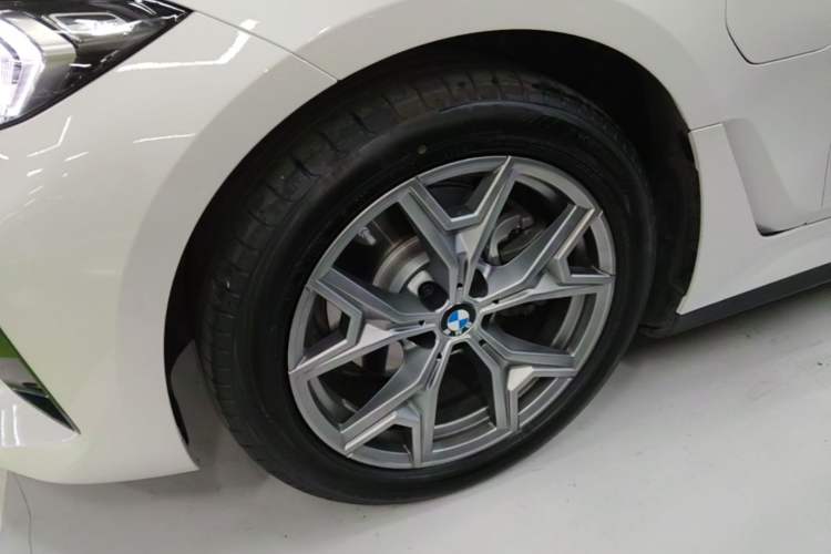 Used BMW i3 2026 Model, eDrive 35 L Left Front Wheel Hub