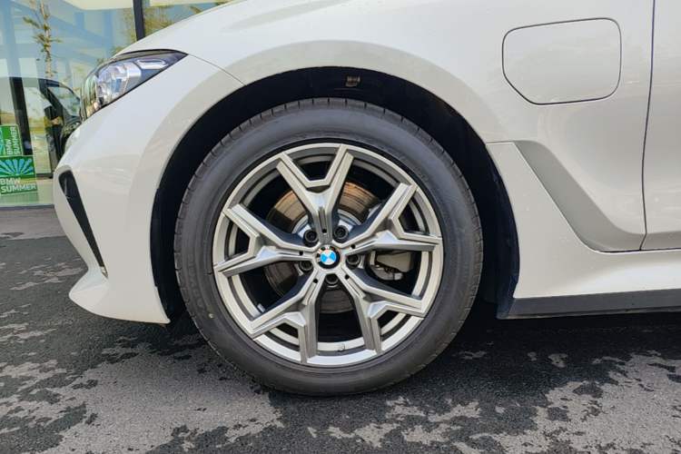 Used BMW i3 2026 Model, eDrive 35 L Left Front Wheel Hub