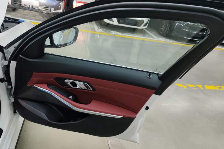 Used BMW i3 2026 Model, eDrive 35 L Right Front Door Interior