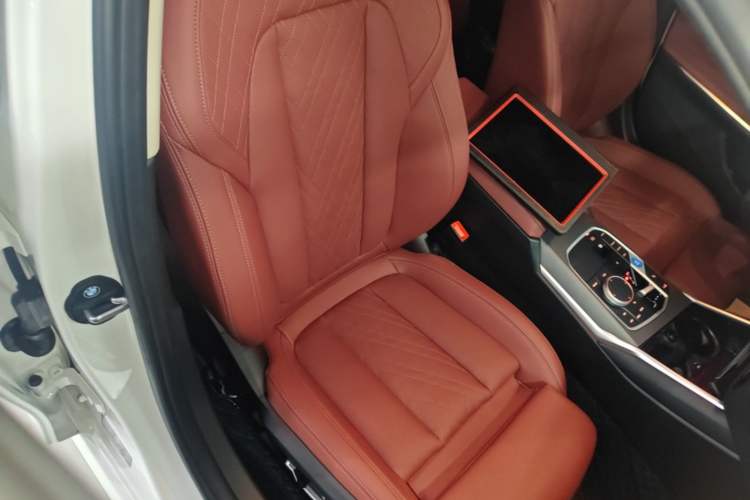 Used BMW i3 2026 Model, eDrive 35 L Right Front Seat