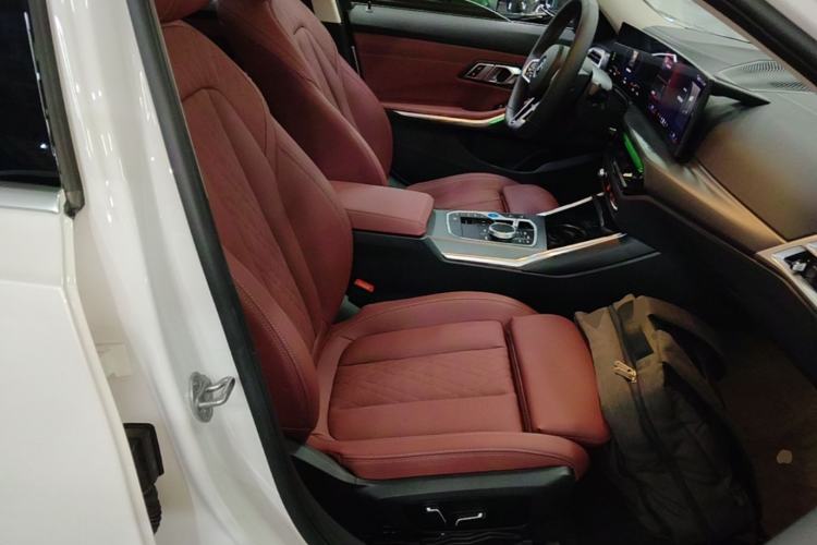 Used BMW i3 2026 Model, eDrive 35 L Right Front Seat