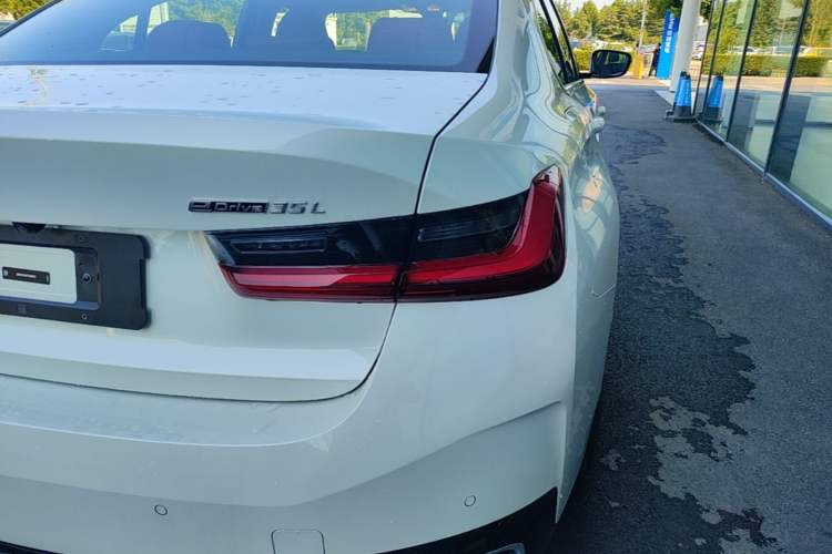 Used BMW i3 2026 Model, eDrive 35 L Right Rear Taillight