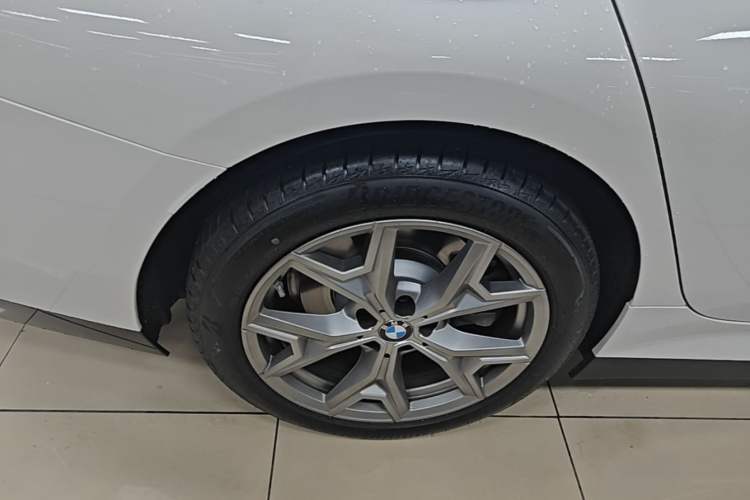 Used BMW i3 2026 Model, eDrive 35 L Right Rear Wheel Hub