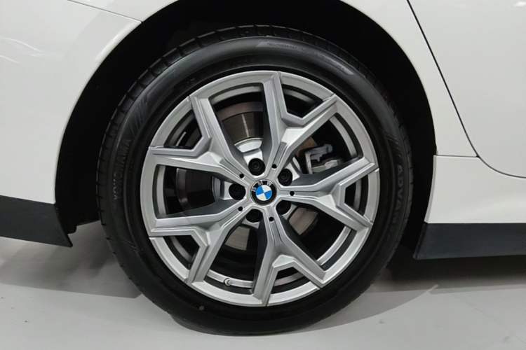 Used BMW i3 2026 Model, eDrive 35 L Right Rear Wheel Hub