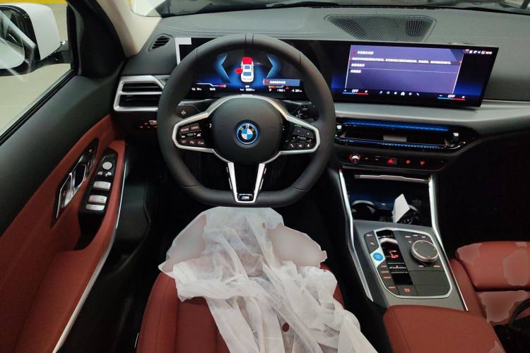 Used BMW i3 2026 Model, eDrive 35 L Steering Wheel