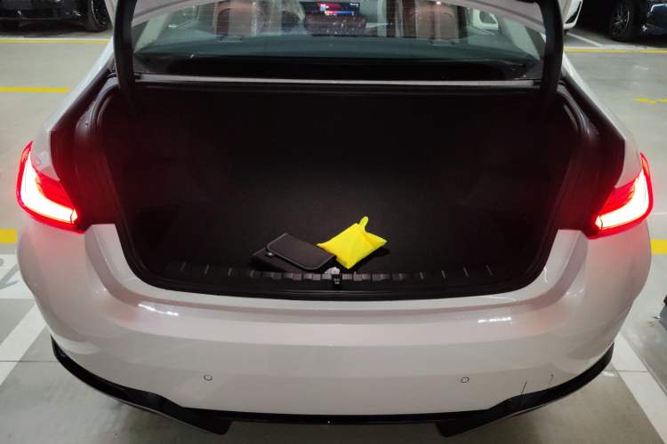 Used BMW i3 2026 Model, eDrive 35 L Trunk