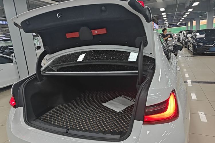 Used BMW i3 2026 Model, eDrive 35 L Trunk