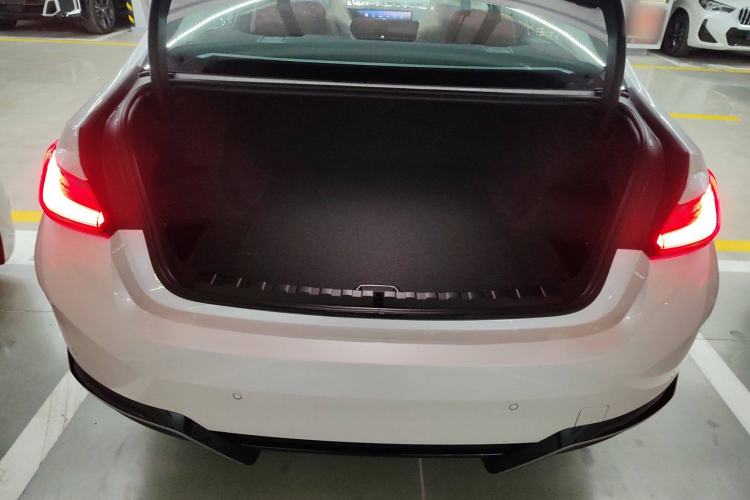 Used BMW i3 2026 Model, eDrive 35 L Trunk
