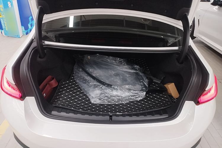 Used BMW i3 2026 Model Facelifted eDrive 40 L Midnight Package Trunk