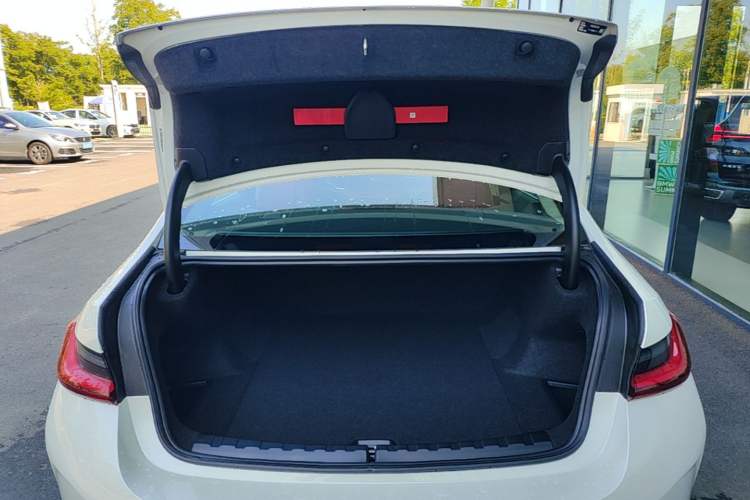 Used BMW i3 2026 Model, eDrive 35 L Trunk