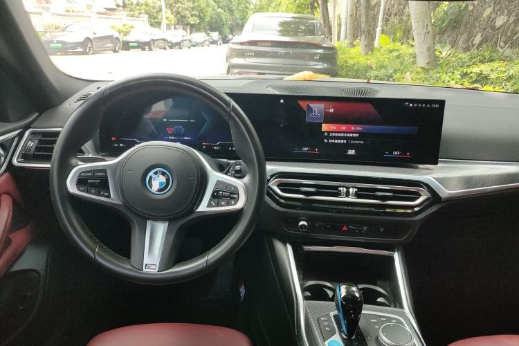 Used BMW i4 2022 eDrive40 Interior 2