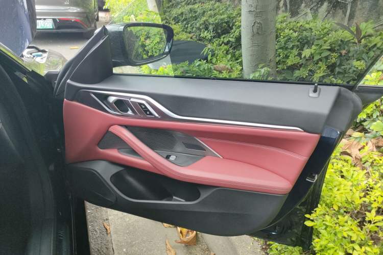 Used BMW i4 2022 eDrive40 Interior 5