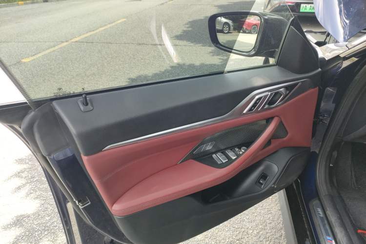 Used BMW i4 2022 eDrive40 Interior 7