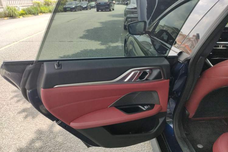 Used BMW i4 2022 eDrive40 Interior 8