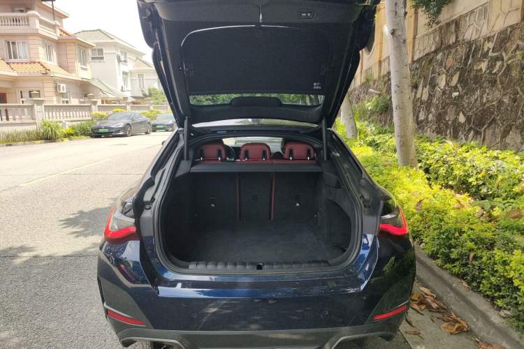 Used BMW i4 2022 eDrive40 Trunk