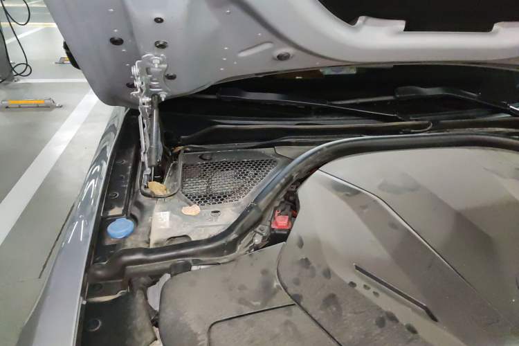 Used BMW i4 2022 eDrive40 Engine Bay Right