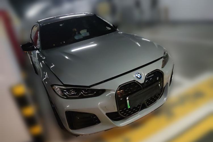 Used BMW i4 2022 eDrive40 Front Right 45 Deg