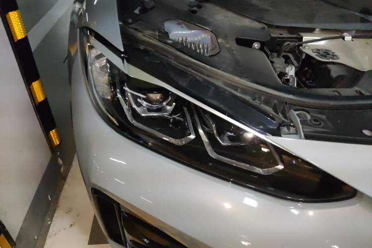Used BMW i4 2022 eDrive40 Right Front Headlight