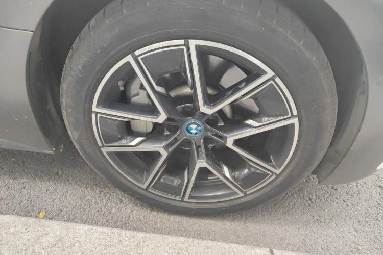 Used BMW i4 2022 eDrive40 Right Front Wheel Hub