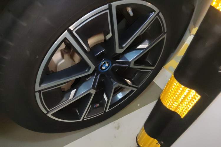 Used BMW i4 2022 eDrive40 Right Front Wheel Hub