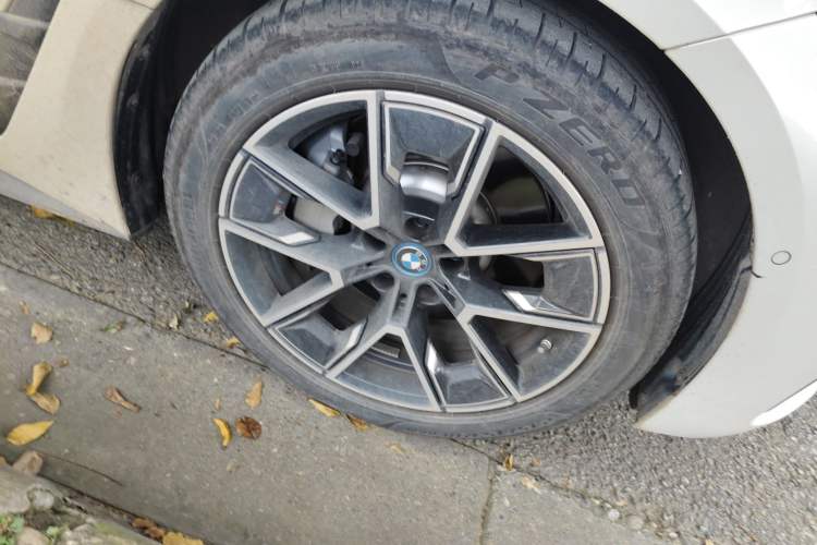 Used BMW i4 2023 eDrive35 Right Front Wheel Hub