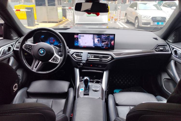 Used BMW i4 2022 M50 Center Console