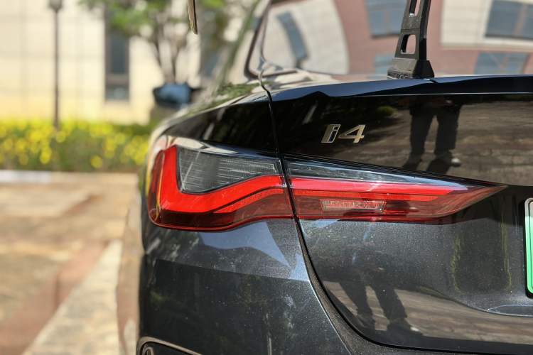 Used BMW i4 2022 M50 Exterior 7