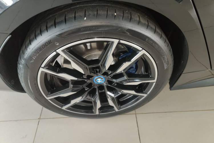 Used BMW i4 2022 M50 Exterior 8