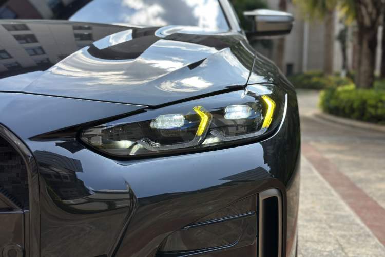 Used BMW i4 2022 M50 Exterior 8