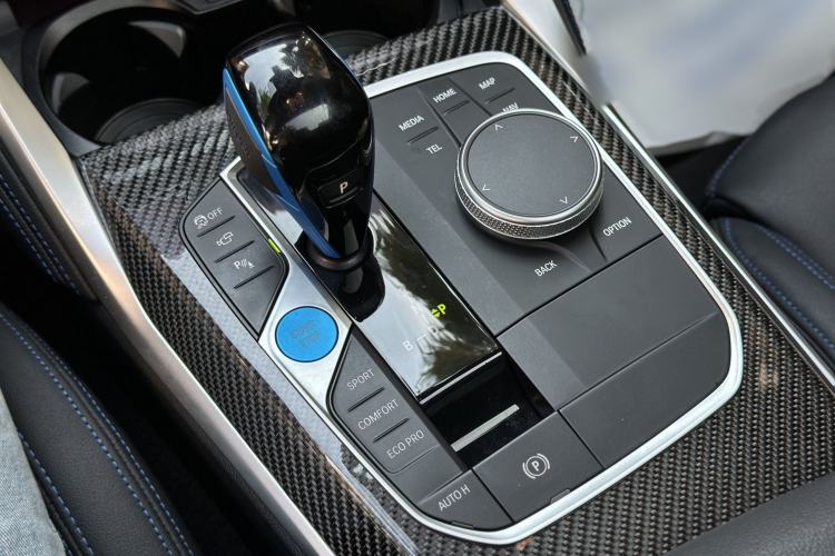 Used BMW i4 2022 M50 Interior 12
