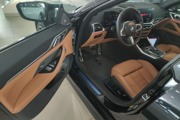 Used BMW i4 2022 M50 Interior 3