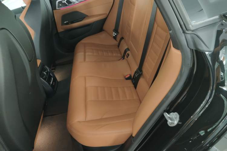 Used BMW i4 2022 M50 Interior 4