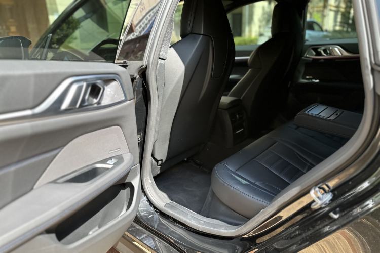Used BMW i4 2022 M50 Interior 6