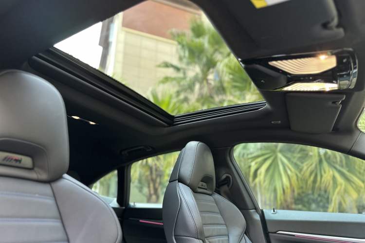 Used BMW i4 2022 M50 Interior 9