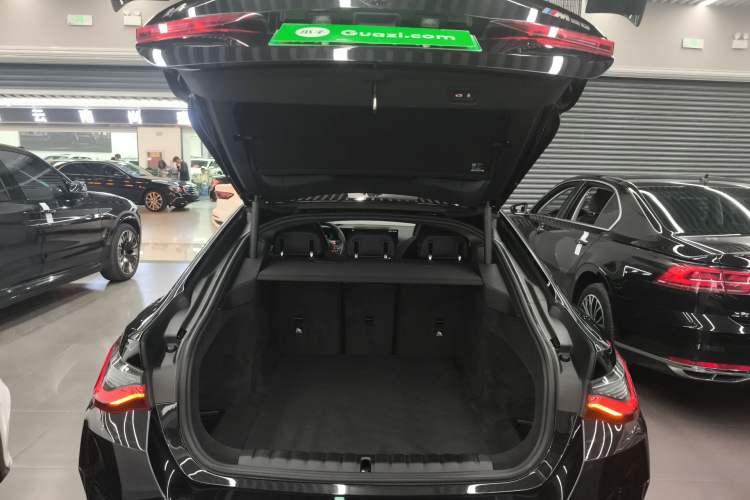 Used BMW i4 2022 M50 Trunk