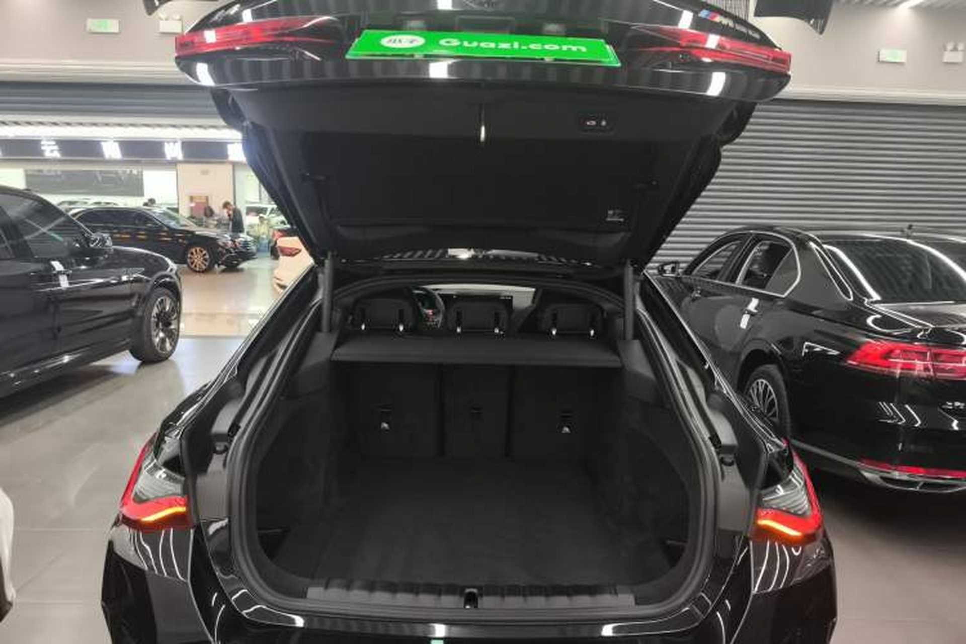 Used BMW i4 2022 M50 Trunk