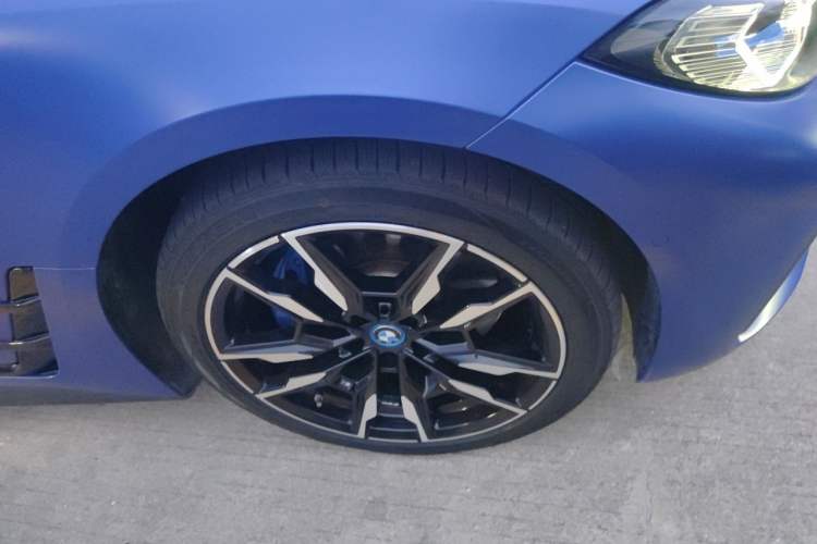 Used BMW i4 2022 M50 Right Front Wheel Hub