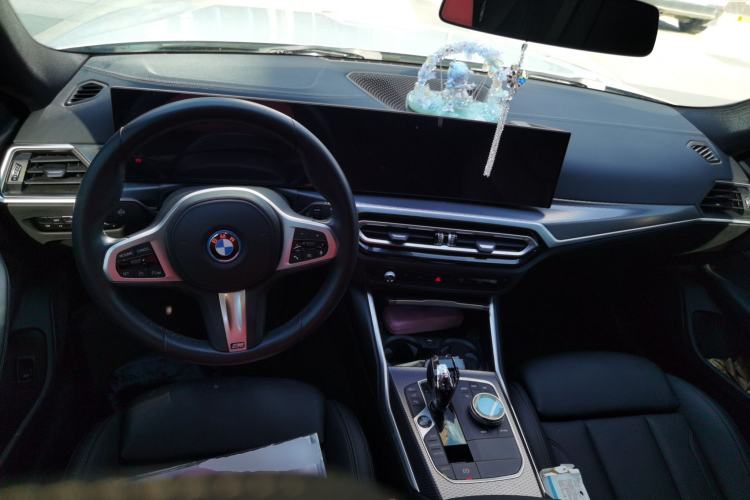 Used BMW i4 2022 eDrive40 Center Console