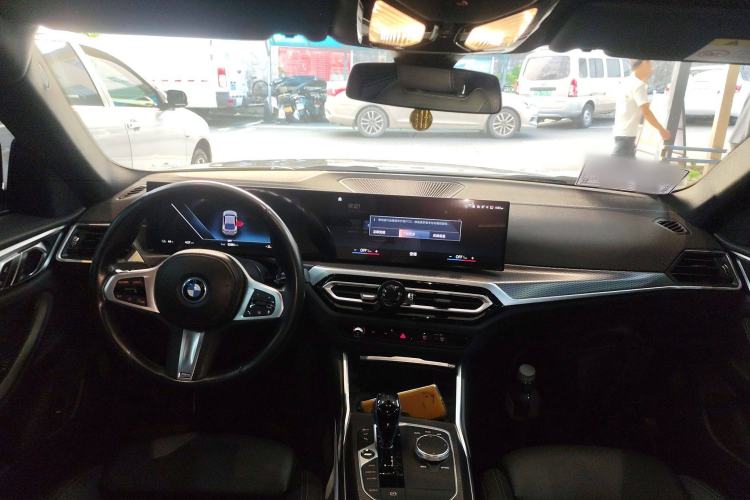 Used BMW i4 2022 eDrive40 Center Console