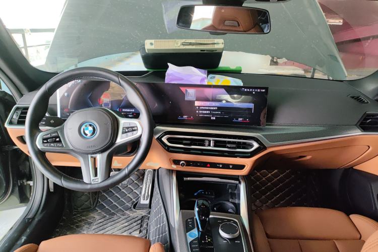 Used BMW i4 2022 M50 Center Console