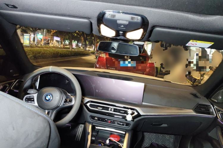 Used BMW i4 2022 M50 Center Console