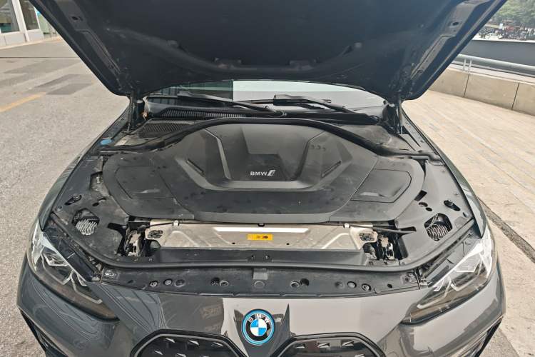 Used BMW i4 2022 eDrive40 Engine Bay