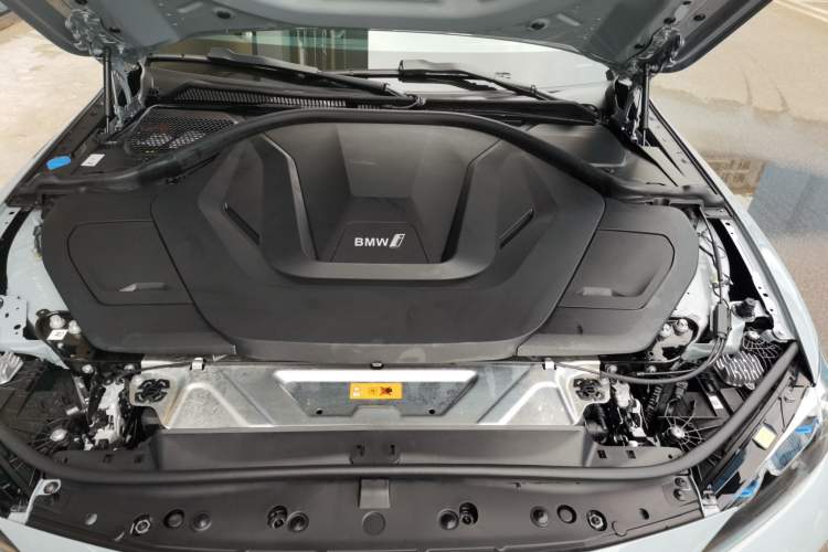 Used BMW i4 2022 M50 Engine Bay