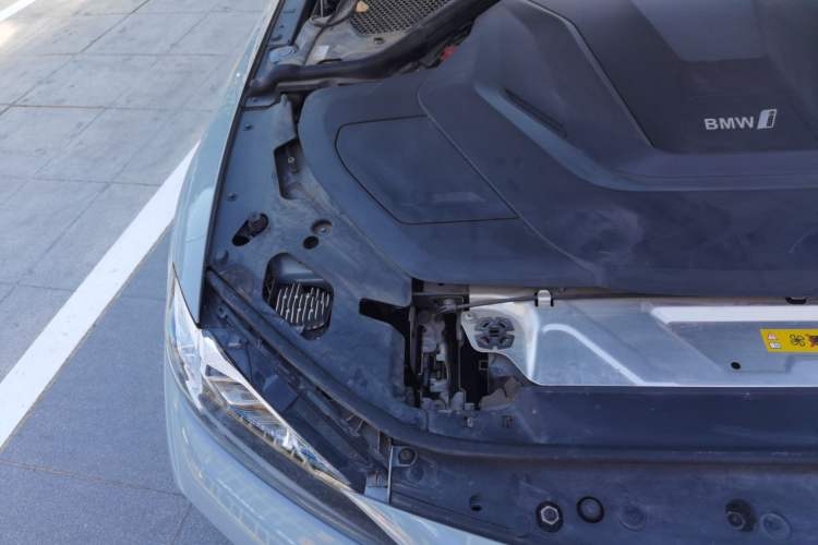 Used BMW i4 2022 eDrive40 Engine Bay Right