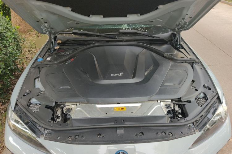 Used BMW i4 2022 eDrive40 Engine Bay