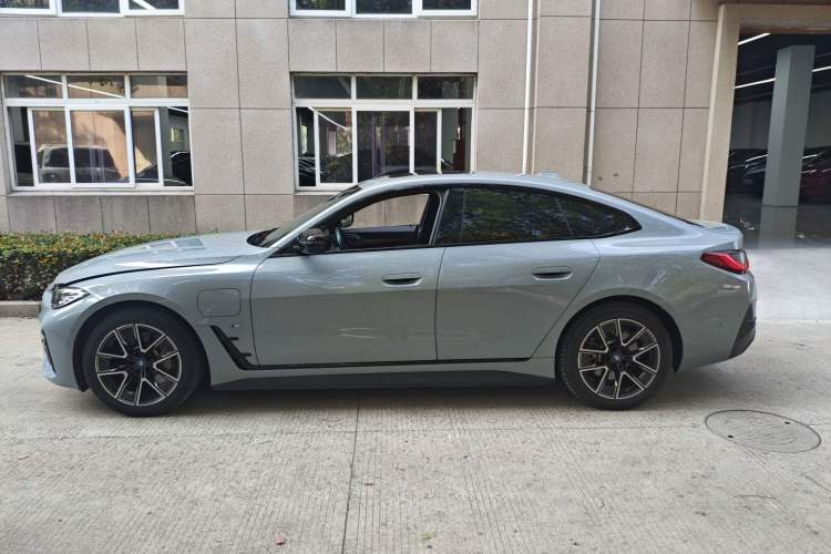 Used BMW i4 2022 eDrive40 Exterior 3