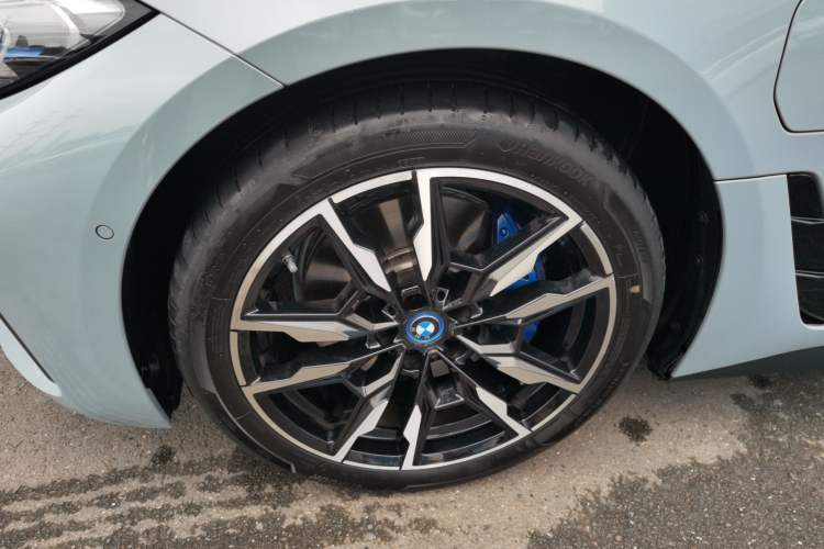 Used BMW i4 2022 M50 Exterior 7