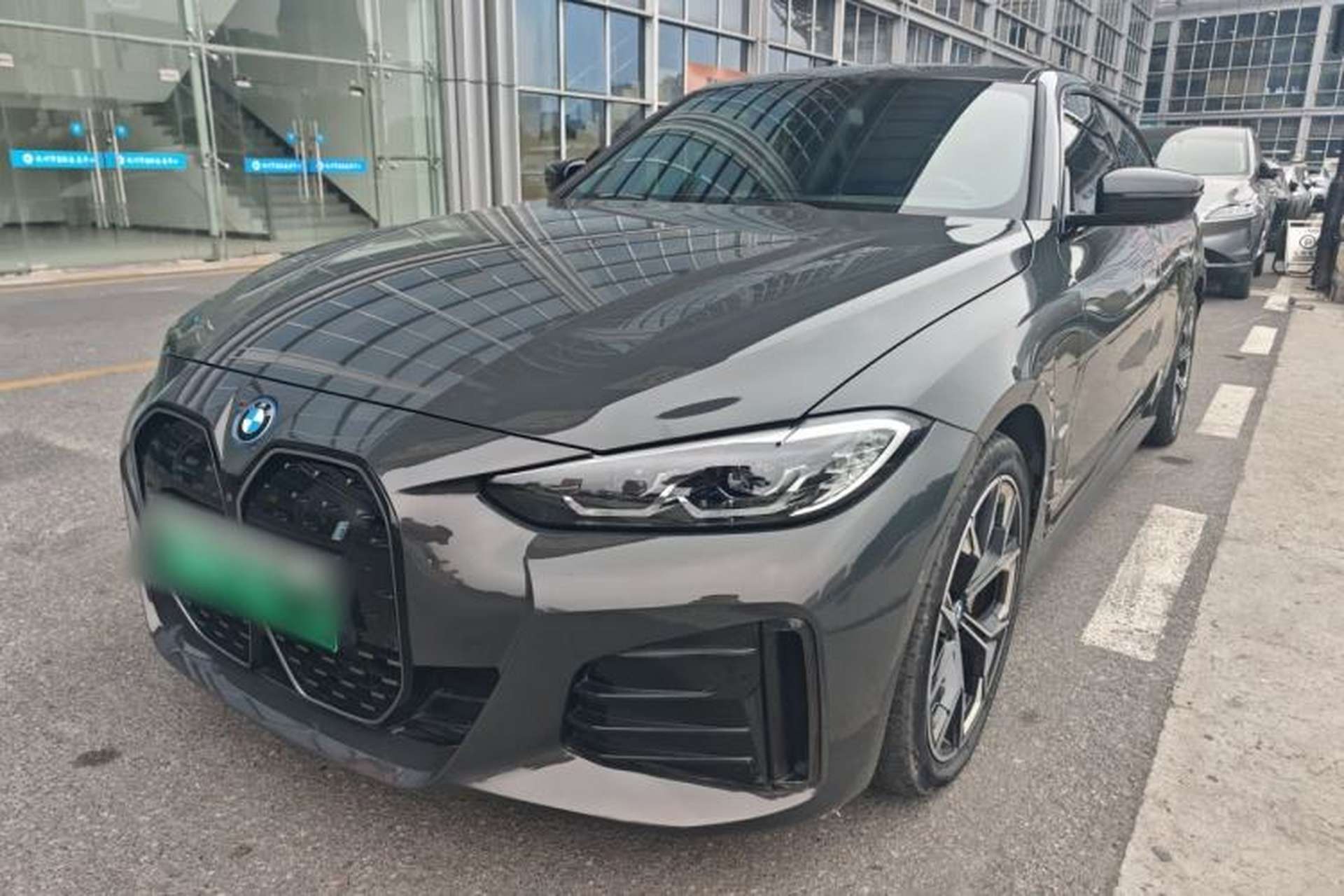 Used BMW i4 2022 eDrive40 Front Left 45 Deg