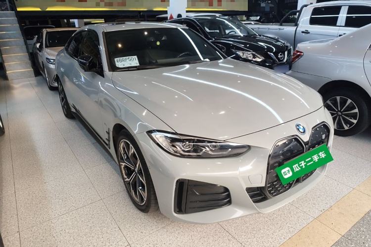 Used BMW i4 2022 eDrive40 Front Right 45 Deg