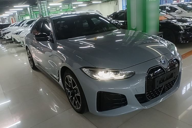 Used BMW i4 2022 eDrive40 Front Right 45 Deg